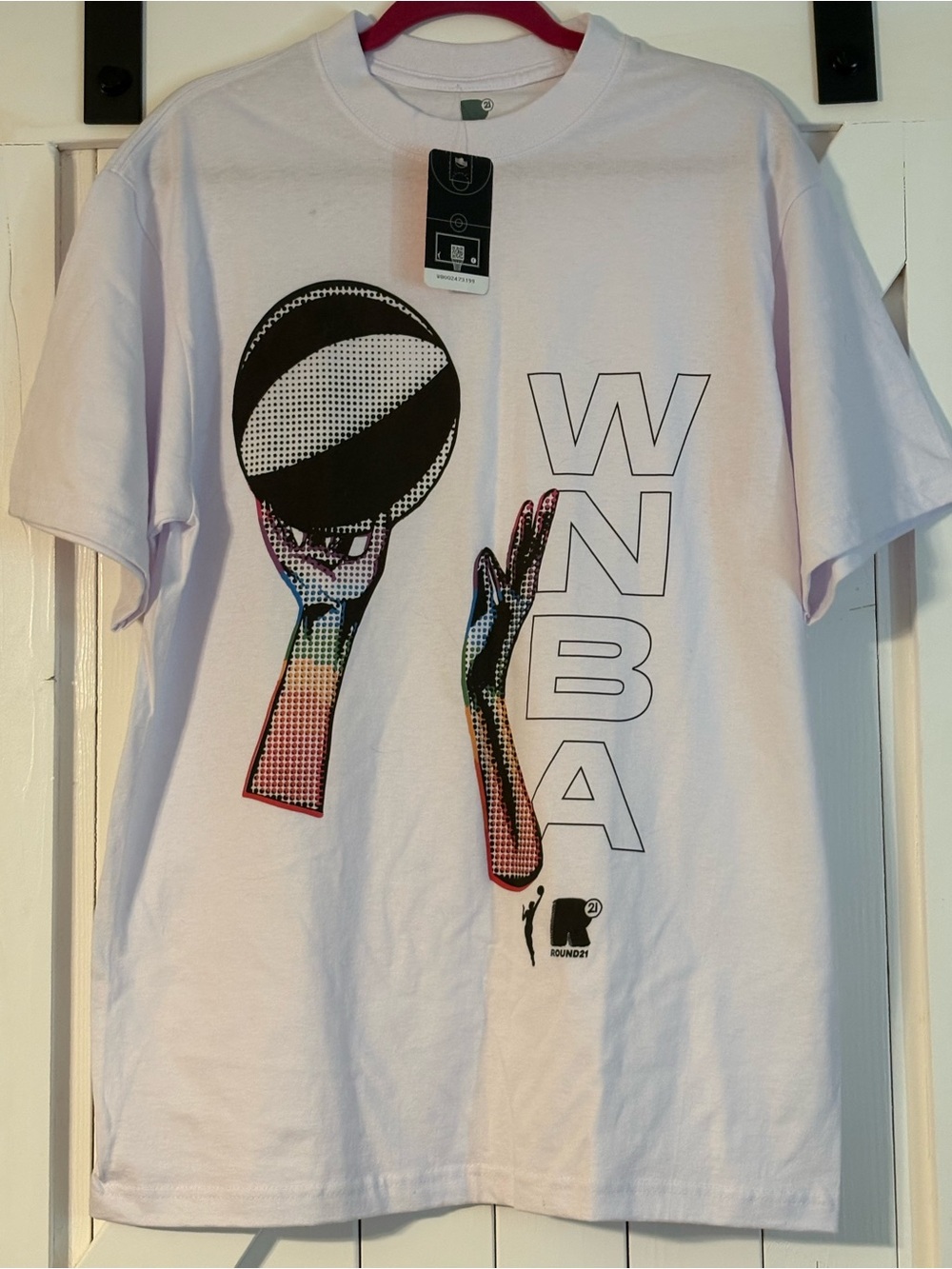 WNBA Medium Round 21 NWT shirt